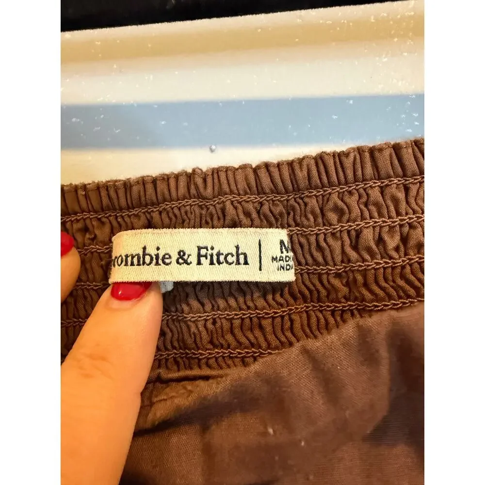 Abercrombie & Fitch measurements approximate